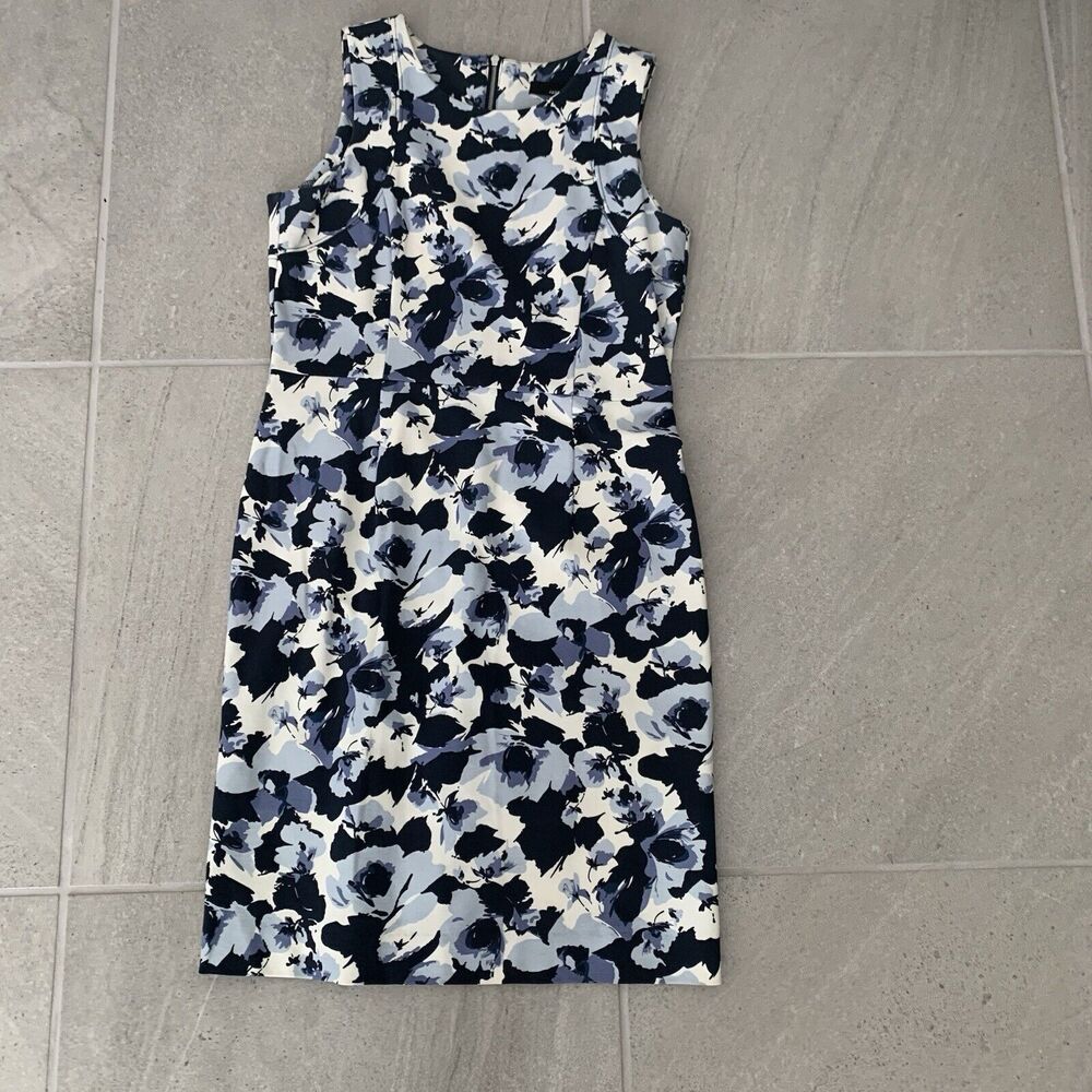 Amanda And Chelsea Blue Floral Sheath Dress Size 2P Office dress Professional Dr